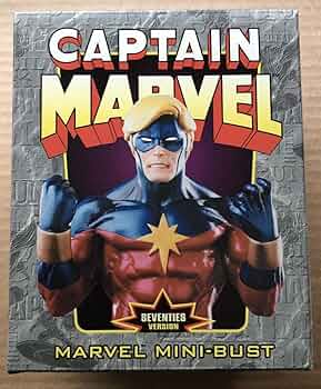 ✷ CAPTAIN BRITAIN MARVEL MINI-BUST Captain Britain 1970's version mini bust by Bowen Designs